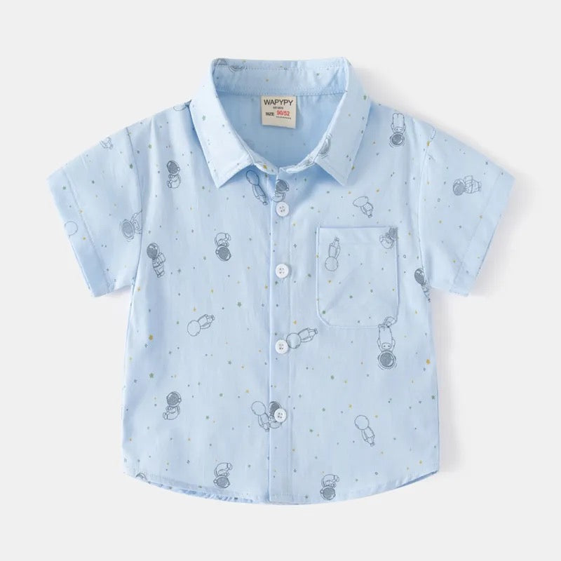 Camisa con diseño de astronauta
