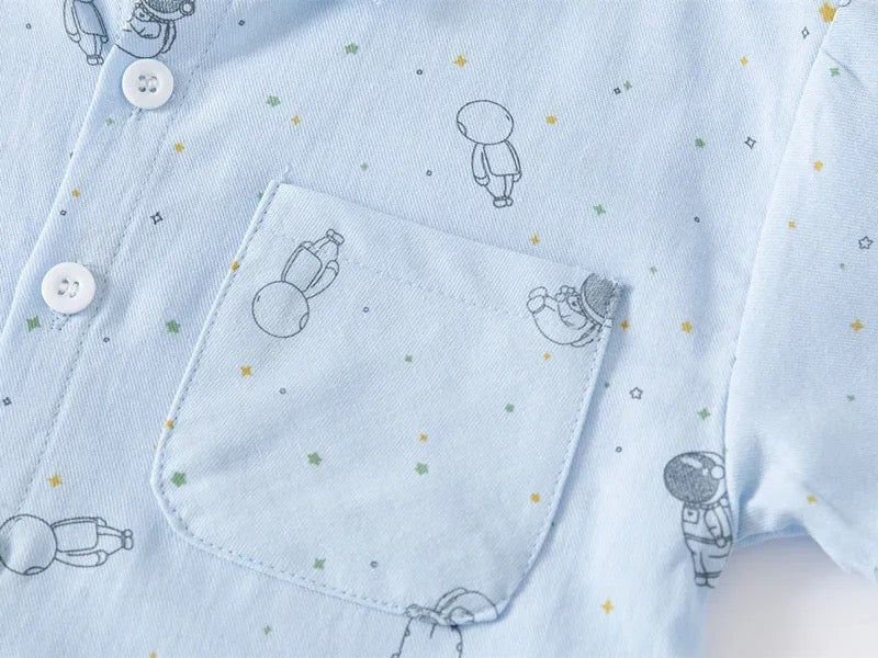 Camisa con diseño de astronauta