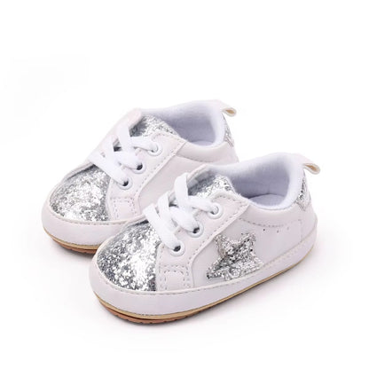 Tenis de bebé con estrellas