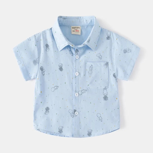 Camisa con diseño de astronauta