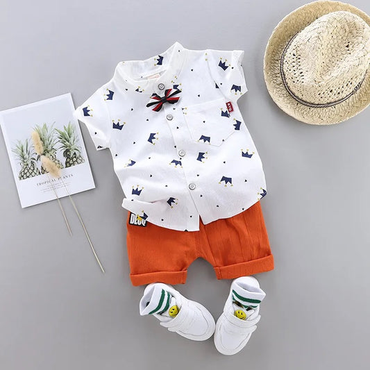 Set casual con print de corona