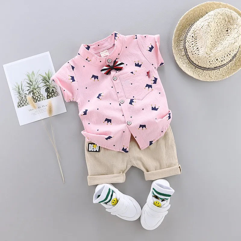 Set casual con print de corona