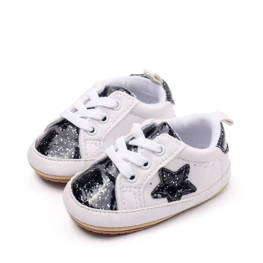 Tenis de bebé con estrellas