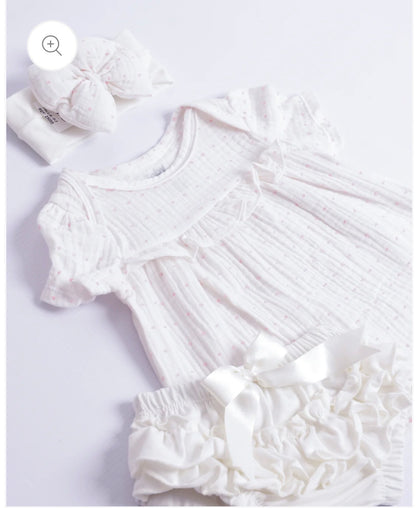 Set Bebé Niña | Trajecito Blanco Puntos Rosa con Cubre Pañal y Lazo
