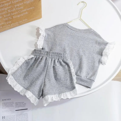 Set de pantalones corto con flor de perlas