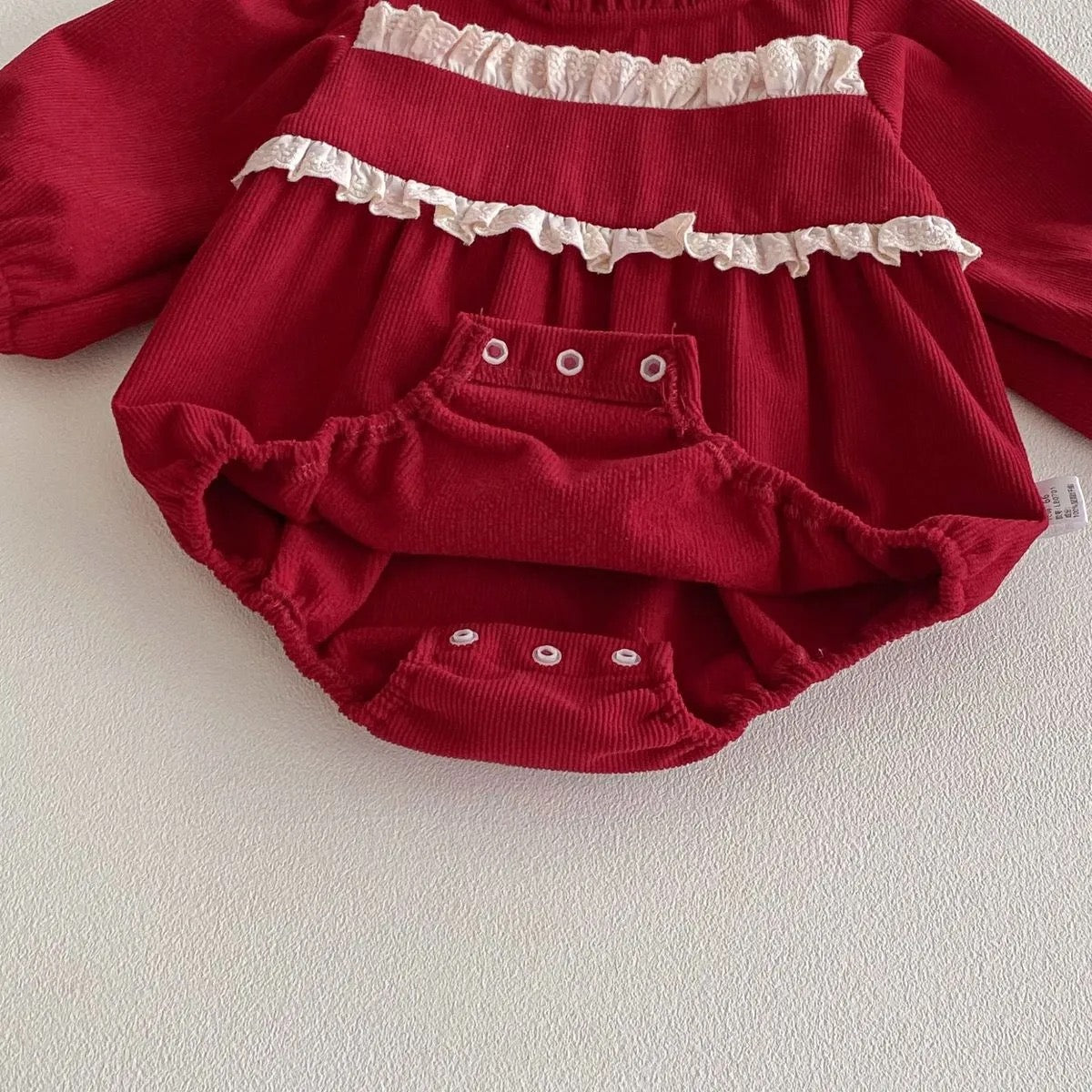 Vestido rojo para bebés con gorrito