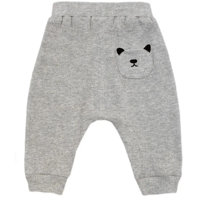 Pantalón con cara de animalito en el bolsillo