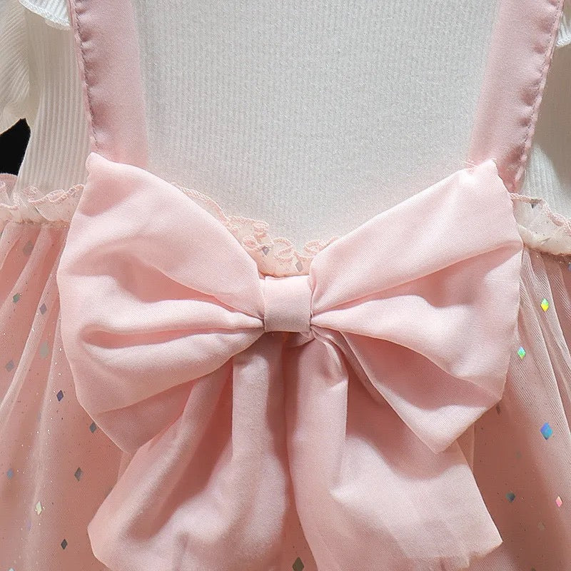 Vestido con lazo y malla