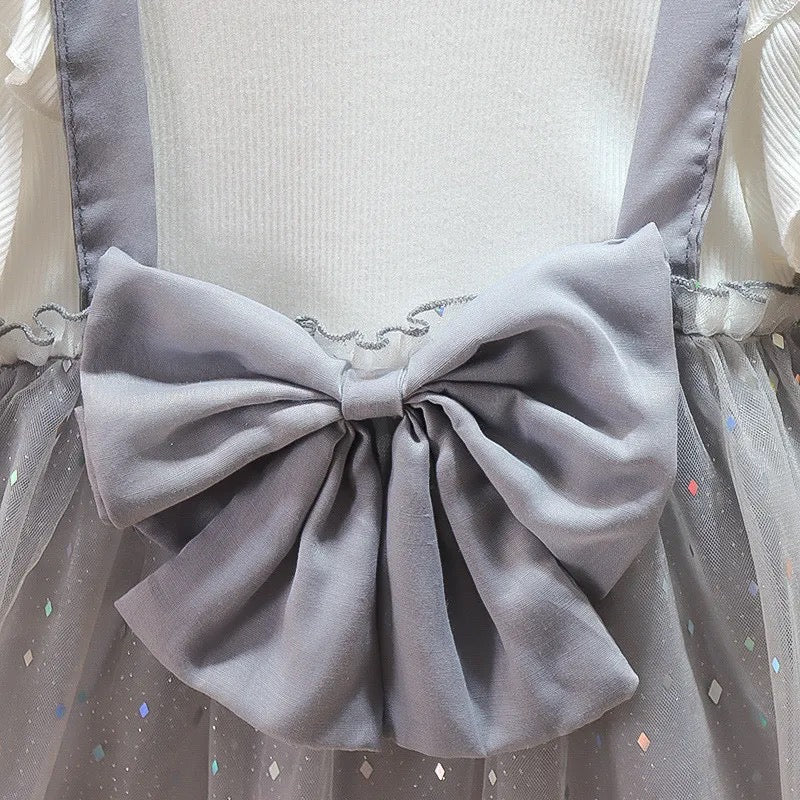 Vestido con lazo y malla