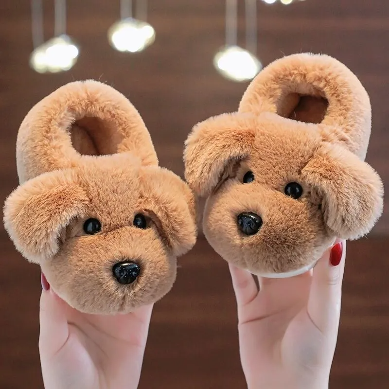 Pantuflas de felpa en forma de perrito