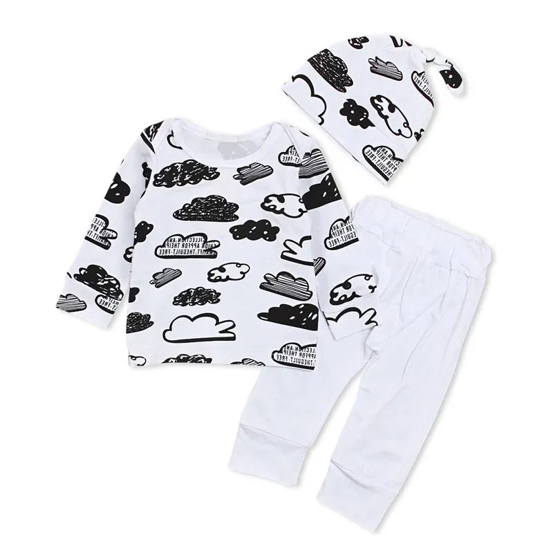 Conjunto de pantalón y camiseta con estampado de nubes de manga larga